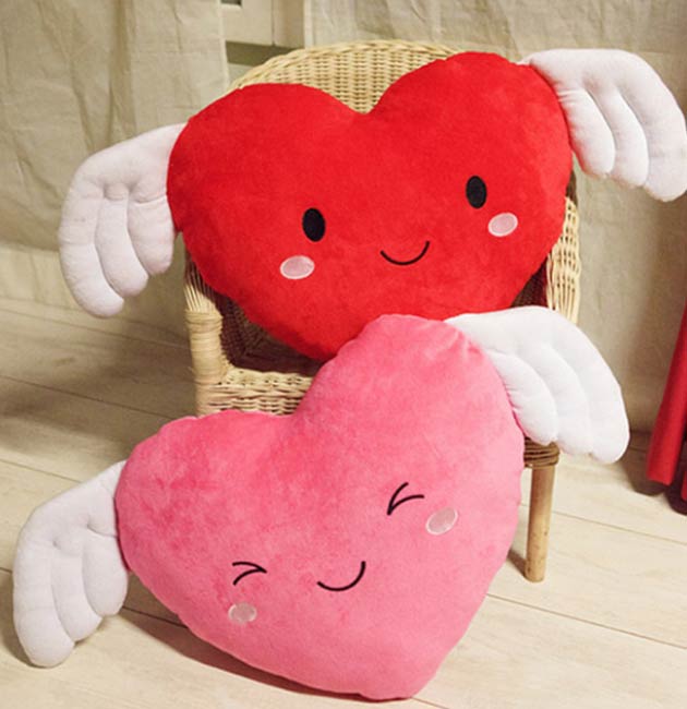 হার্ট শেপের স্টাফ টয়। পেয়ে যাবেন ৫০-১০০ টাকার মধ্যে।