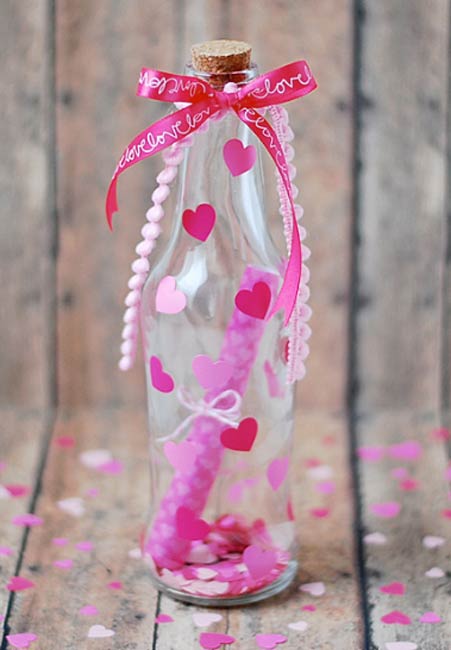 বোতলবন্দি করুন আপনার ভালবাসার বার্তা। খরচ পড়বে ৮০ টাকার আশেপাশে।