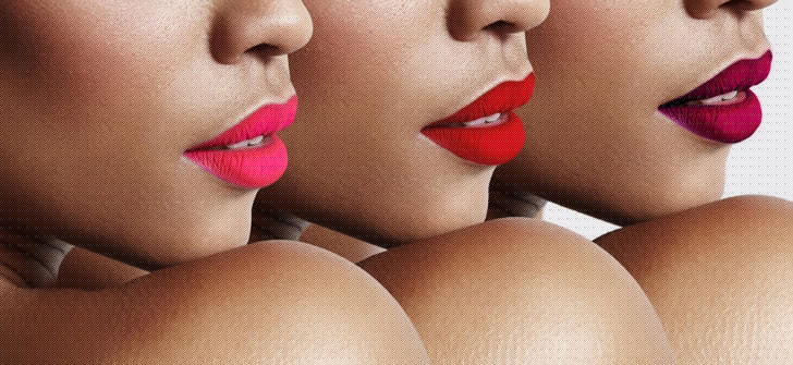 লালচে কালো আর কালচে লালের মধ্যে সূক্ষ্ম পার্থক্যও এক নিমেষে ধরে ফেলতে পারে মেয়েরা। মেয়েদের এক্স ক্রোমজোমে থাকে ‘ক্রমাটিক সেনসিটিভিটি’। তাই, কারণ পুরুষের থেকে মহিলাদের রং বোঝার ক্ষমতা থাকে বেশি।