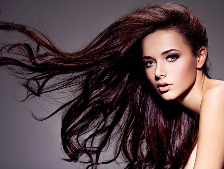 চুলের সৌন্দর্যের কথা বললে মেয়েদের কথাই মাথায় আসে। কিন্তু জানেন কী মেয়েদের চুলের তুলনায় ছেলেদের চুলের ব্যস অন্তত দু’গুণ বেশি হয়।