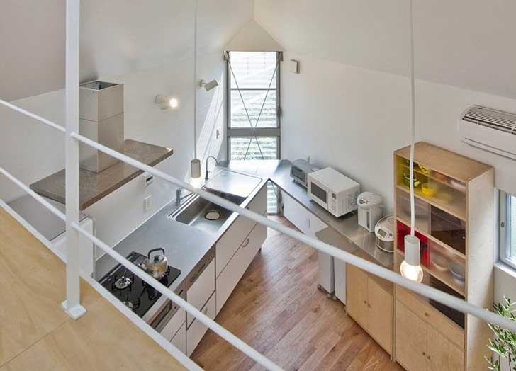 তিন কোণা বাড়িটির ইন্টিরিয়ার ডিজাইন এমন ভাবে করা হয়েছে, যাতে ফাঁকা জায়গার সর্বাধিক ব্যবহার করা যায়।