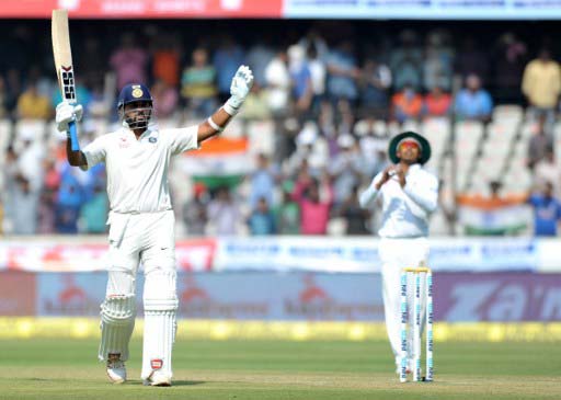 ভারতীয় ওপেনার হিসাবে তৃতীয় সর্বাধিক শতরানের মালিক হলেন মুরলি বিজয়। ৩৩টি সেঞ্চুরি-সহ এক নম্বরে গাওস্কর, ২২ শতরান নিয়ে দু’নম্বরে সহবাগ।