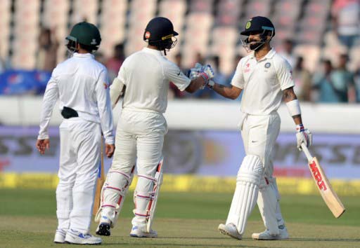 বিরাট কোহালি তাঁর টেস্ট কেরিয়ারে এখনও পর্যন্ত ৭টি দেশের বিরুদ্ধে খেলেছেন। প্রত্যেকটি দেশের বিরুদ্ধেই শতরান রয়েছে তাঁর। পাকিস্তান এবং জিম্বাবোয়ে বিরুদ্ধে এখনও পর্যন্ত টেস্ট খেলেননি।