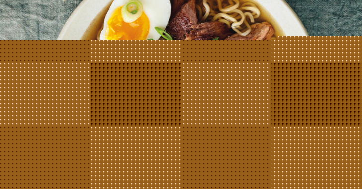 ফার্মাস নুডল স্যুপ: <br> 
প্যানে সিজমে ওয়েল দিয়ে গাজর, পেঁয়াজকলি, বাঁধাকপির পাতা, কুচি করা আদা, বোনলেস চিকেন দিয়ে ভাল <br> করে ভাজুন। এর পরে জল ফুটে উঠলে একটি ডিম তার মধ্যে দিয়ে সাত <br> মিনিট ধরে তা গরম করুন। কিছু ক্ষণ পরে নামিয়ে ঠান্ডা করে নিন। এর পর অন্য একটি পাত্রে নুডলস সেদ্ধ করে <br> তার মধ্যে ভেজে রাখা সব্জি ও চিকেন দিয়ে দিন। হয়ে গেলে আঁচ থেকে নামিয়ে ডিমটি উপরে দিন টপিং হিসাবে।