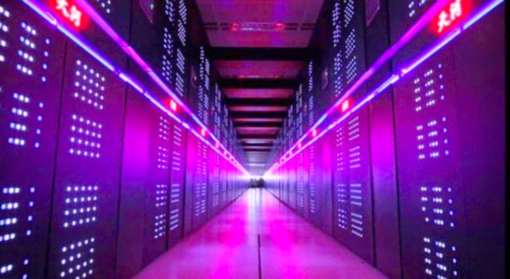 তিয়ানহি-২ - দ্রুততম সুপার কম্পিউটার হিসাবে চিয়ানহি-২ তৈরি করে দ্বিতীয় স্থানেও রয়েছে চিন। ২০১৩তে সুপার কম্পিউটারটি নিয়ে আসে গুয়াংঝোর ন্যাশনাল সুপার কম্পিউটার সেন্টার। ১২.৪ পেটা বাইট (১২ লক্ষ ৪০ হাজার গেগাবাইট) ডেটা ধারণ করার ক্ষমতা রয়েছে এই কম্পিউটারের। তিয়ানহি-২ তৈরি করতে খরচ হয়েছে প্রায় ৩৯ কোটি মার্কিন ডলার। তিয়ানহি-২-র স্পিড প্রতি সেকেন্ডে ৩৩.৮৬ পেটা বাইট ফ্লপ।