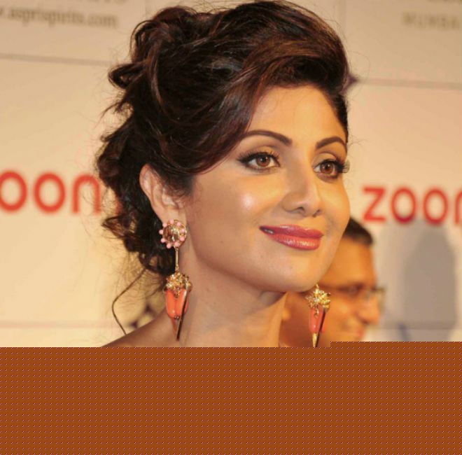 শিল্পা শেট্টি: <br> 
শুধু আইপিএল টিমের মালকিনই নন, মুম্বইয়ের ‘রয়্যালটি’ ক্লাবেরও মালকিনও তিনি।