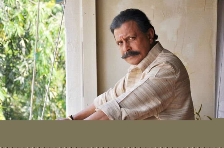 মিঠুন চক্রবর্তী: <br> 
উটি ও মাইসোরে রয়েছে তাঁর জনপ্রিয় রেস্তোরাঁ চেন। যার নাম ‘মোনার্ক হোটেল’।