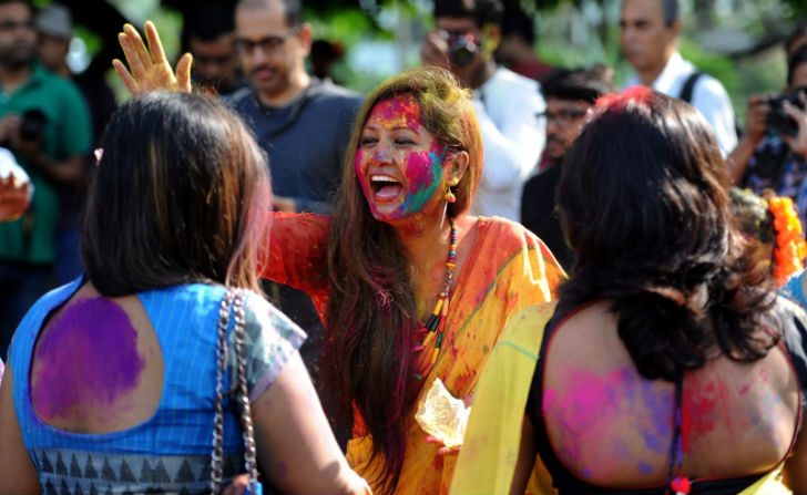 Dol Yatra celebrated in West Bengal dgtl