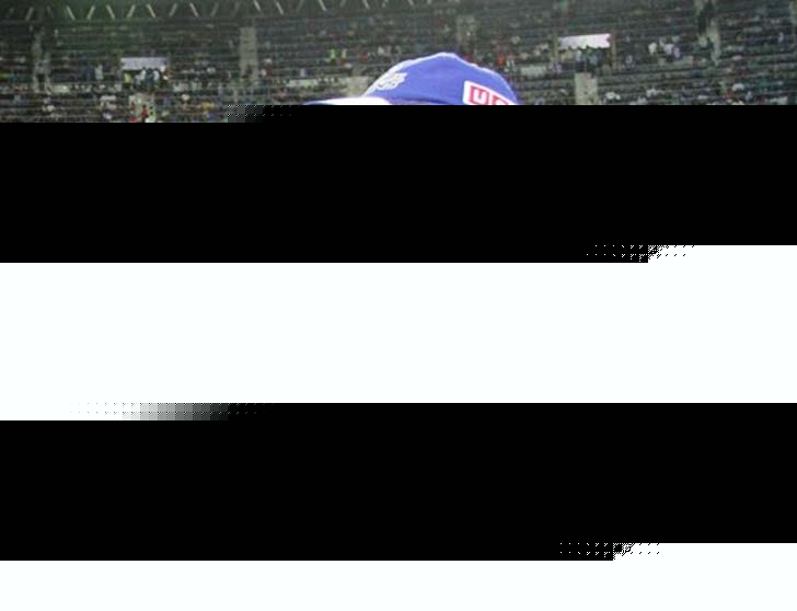 মুম্বই ইন্ডিয়ান্স (৬ অধিনায়ক)- সচিন তেন্ডুলকরের হাত ধরে আইপিএলে খেলতে নামে মুম্বই ইন্ডিয়ান্স। পরে চোটের কারণে হরভজন সিংহকে সামলাতে হয়েছে মুম্বই ইন্ডিয়ান্সকে। কখনও বা সন পলকও নেতৃত্ব দিয়েছেন দলকে। ২০১০ আইপিএলে একটি ম্যাচে ডয়েন ব্রাভো অধিনায়কত্ব করেছিলেন। সচিন অধিনায়কত্ব থেকে সরে দাঁড়ালে ২০১৩-র আইপিএলে রিকি পন্টিংকে দায়িত্ব দেওয়া হয়েছিল। কিন্তু মাত্র ৬টি ম্যাচে নেতৃত্ব দেওয়ার পর দায়িত্বে আসেন রোহিত শর্মা। সে বছর তাঁর নেতৃত্বেই আসে আইপিএলের ট্রফি। সেই থেকে মুম্বইকে সামলে আসছেন তিনিই। ফের আরও এক বার চ্যাম্পিয়ন হয় মুম্বই ইন্ডিয়ান্স।