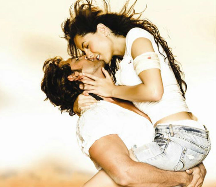 বারবারা মোরি: ২০১০ সালে মুক্তিপ্রাপ্ত ছবি ‘কাইটস’-এ হৃতিক রোশনের বিপরীতে তাঁকে দেখা গিয়েছিল। বি টাউনে কান পাতলে শোনা যায়, বারবারা-হৃতিকের অতিরিক্ত মেলামেশার কারণেই নাকি সুজানের সঙ্গে হৃতিকের সম্পর্ক ভেঙে গিয়েছিল।