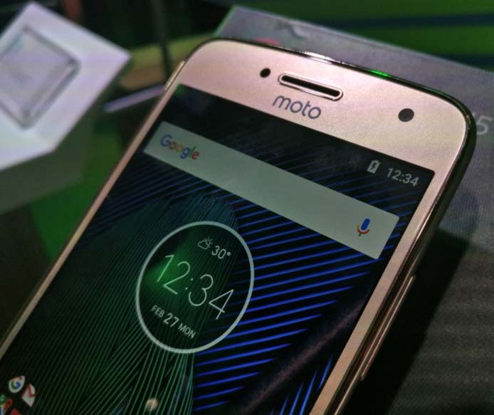 ৩ জিবি র‌্যামের মোটো জি ফাইভ প্লাসের দাম ১৪,৯৯৯ টাকা।