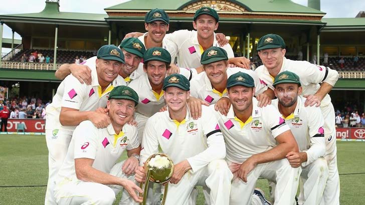 ইংল্যান্ড বেশি টেস্ট খেললেও জয়ের পরিসংখ্যানে অস্ট্রেলিয়া এগিয়ে। জয় দিয়েই শুরু হয়েছিল তাদের টেস্ট যাত্রা। এখনও পর্যন্ত ৩৭৭টি টেস্ট জিতেছে অস্ট্রেলিয়া। ৩৫১টি টেস্ট জিতে দ্বিতীয় স্থানে রয়েছে ইংল্যান্ড।