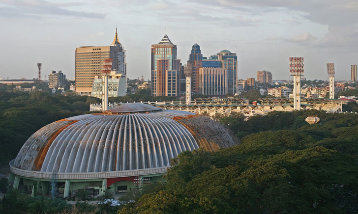 দেশের মধ্যে তৃতীয় স্থানে রয়েছে বেঙ্গালুরু। বিশ্বের মধ্যে এটি রয়েছে ১৪৬ নম্বর স্থানে। <br> হাইটেক শহর হিসাবে হায়দরাবাদের পাশাপাশি বেঙ্গালুরুরও নাম উচ্চারিত হয়। কম অপরাধপ্রবণ এবং মানুষের জীবনের মান বেশ উন্নত এই শহরে।