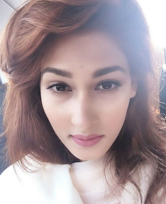 মাত্র ৮ বছর বয়সে বাবা ও সৎ মায়ের সঙ্গে আমেরিকা পাড়ি দেন শিশির।