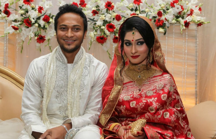 ম্যাজিক ডেটে বিয়ে হয় তাঁদের। দিনটি ছিল ১২-১২-১২। অর্থাৎ ২০১২ সালের ১২ ডিসেম্বর বিয়ে করেন সাকিব-শিশির।