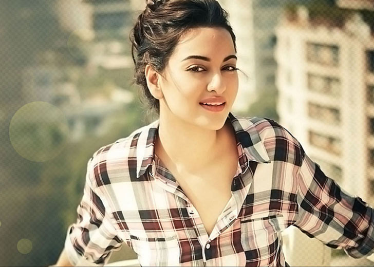 সোনাক্ষী সিন্হা: শেষ হিট ফিল্ম ‘হলিডে’। ২০১৪ সালে ছবিটি মুক্তি পেয়েছিল।