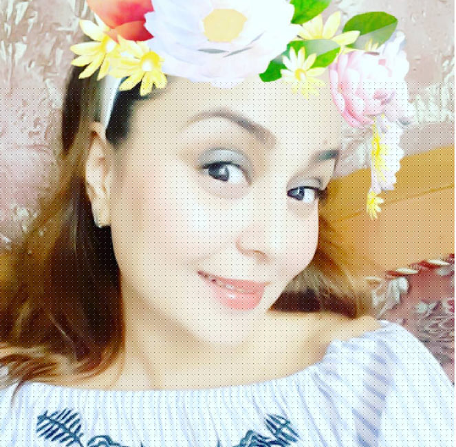 ভাই-বোনেদের মধ্যে সবচেয়ে বড় গিন্নি। তাঁর নিজের একটি বোন আছে।