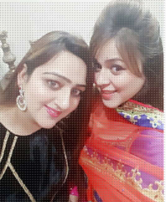 বিভিন্ন সময়ে কপিলের সঙ্গে তাঁর শো-এর ক্রিয়েটিভ ডিরেক্টর প্রীতি সিময়স<br> এবং কো-স্টার সুমনা চক্রবর্তীর নাম জড়িয়েছে। <br>কিন্তু তাতে কপিল-গিন্নির সম্পর্কে কোনও প্রভাব পড়েনি।