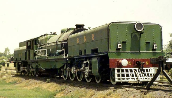 ব্রিটিশ যুগের সেই স্টিম ইঞ্জিন।