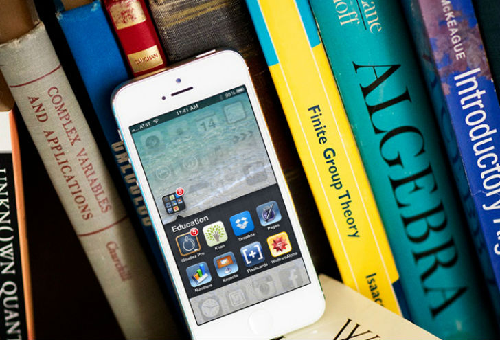 ইতিমধ্যেই বিভিন্ন দেশে ছাত্রছাত্রীদের শিক্ষার মানোন্নয়নের জন্য মোবাইল স্টাডি অ্যাপ তৈরি করা হয়েছে। বাংলাদেশে নবম ও দশম শ্রেণির পড়ুয়াদের জন্য ‘মাই স্টাডি অ্যাপ’ নামে একটি অ্যাপ্লিকেশন চালু করেছে সরকার।