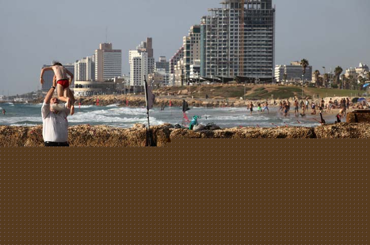 ইজরায়েল- মধ্য এশিয়ার এক মাত্র দেশ সুখের তালিকায় বেশ ভাল জায়গায়। ১১ নম্বরে রয়েছে ইজরায়েল। স্কোর ৭.২১৪।