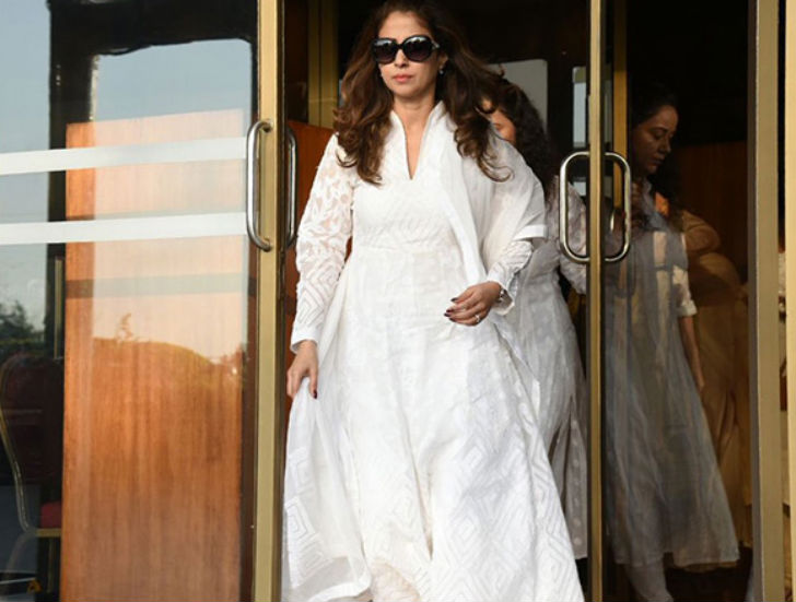 ঐশ্বর্যার সঙ্গে ঊর্মিলা মাতণ্ডকরের বন্ধুত্বের কথা অনেকেরই<br>
অজানা নয়। বন্ধুর পাশে দাঁড়াতে হাজির ছিলেন তিনি।