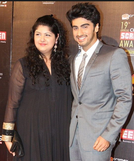 অর্জুন কপূরের দিদি আনশুলা। <br>কলম্বিয়ার বার্নার্ড কলেজ থেকে স্নাতক করেছেন আনশুলা। <br>অর্জুনের সাফল্যের পিছনে তাঁর অবদান রয়েছে।<br> দিদির থেকেই নাকি সমস্ত মনের জোর পান অর্জুন।