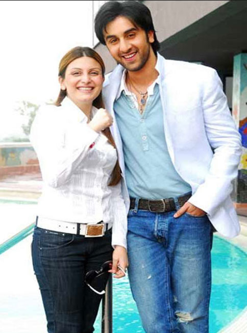 রণবীর কপূরের বড় বোন ঋদ্ধিমা কপূর।<br> ঋদ্ধিমা ঋষি কপূর এবং নীতু কাপূরের মেয়ে।<br> কপূর পরিবারের এমন একজন সদস্য নীতু যে পারিবারিক ধারা বজায় রেখে বলিউডে পা রাখেননি।<br> দিল্লির এক ব্যবসায়ীকে বিয়ে করে সংসার করেছেন।