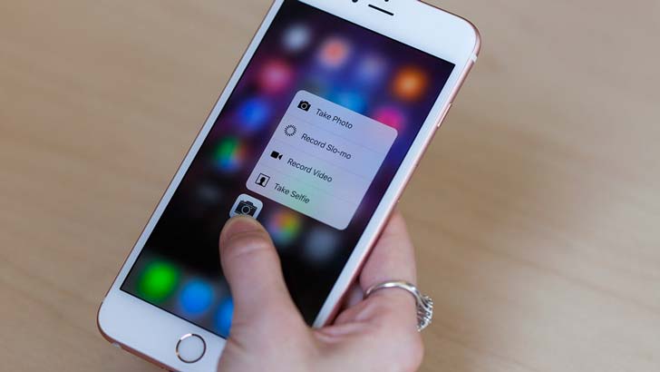 আইফোন সিক্স এস প্লাস- বিশ্বের সবচেয়ে বিক্রিত স্মার্টফোনের মধ্য চতুর্থ স্থানেও অ্যাপলের। আইফোন সিক্স এস প্লাস রয়েছে এই জায়গায়। মোবাইলটির দাম ৪০ হাজার টাকার কাছাকাছি।