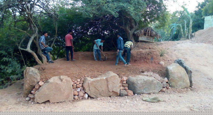 গ্রাম গড়ার কাজে হাত লাগিয়েছেন প্রাক্তন জঙ্গিরা।