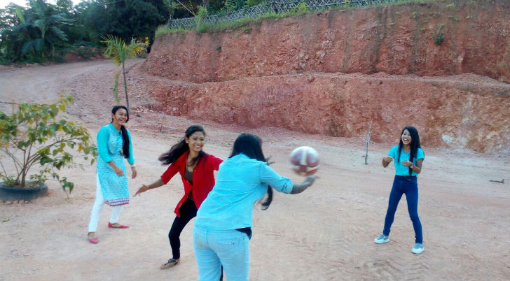 আতঙ্ক নয়, ভয়ডরহীন ‘ইডেন বাড়ি’র হেরিটেজ গ্রাম।