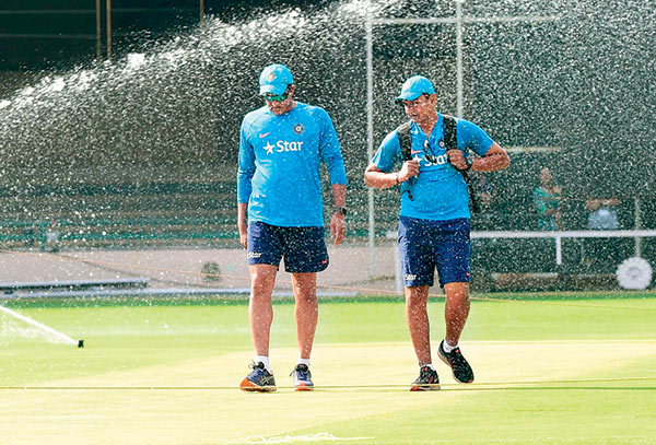Forget what happened in Pune, Ravi Shastri encourages Team India