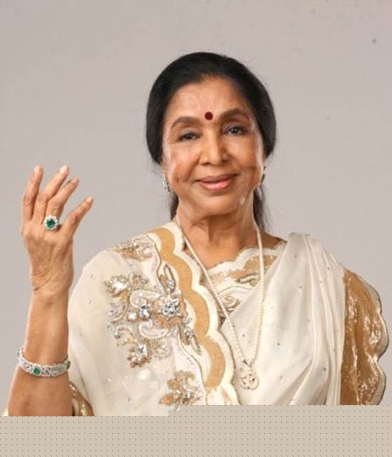 আশা ভোঁসলে: বলিউডে এখনও পর্যন্ত সবচেয়ে বেশি একক গান গেয়েছেন আশা ভোঁসলে। মোট ১১ হাজার একক গান গেয়েছেন তিনি। ১৯৪৭ সাল থেকে তিনি ২০টি ভারতীয় ভাষায় গান গাইছেন। ২০১১ সালে তিনি গিনেজ বুক অব ওয়ার্ল্ড রেকর্ডসে স্থান পান।