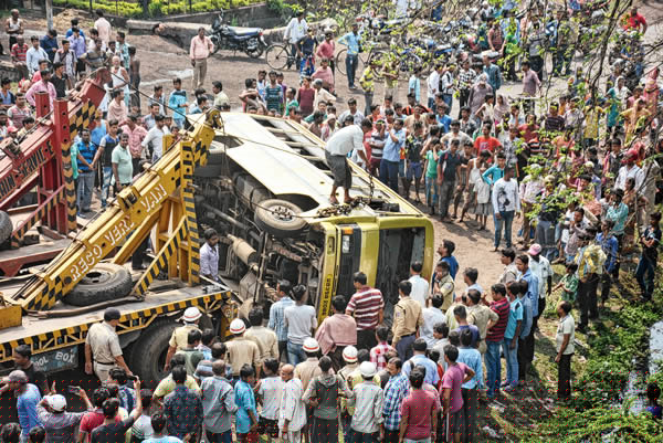 Again a bus turned over for the reckless driving
