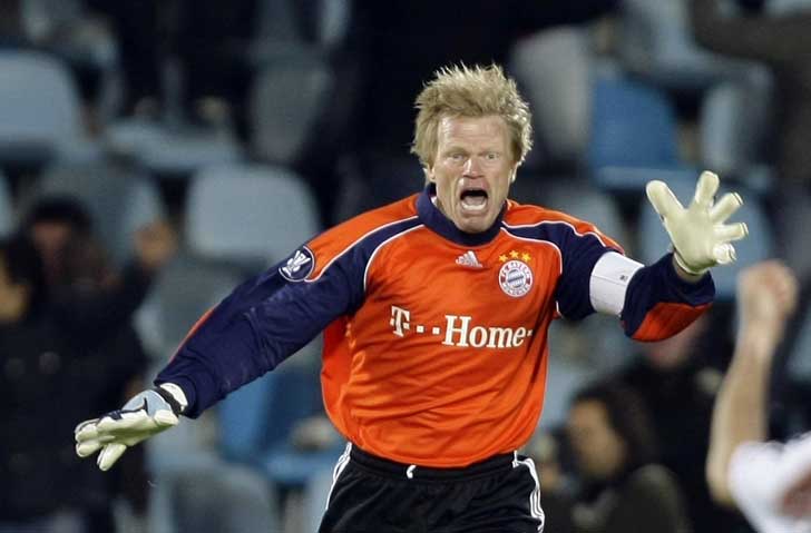 অলিভার কান: জার্মানির সর্বকালের সেরা গোলরক্ষক দেশের হয়ে ৮৬টি ম্যাচ খেলেছেন। ২০০২ বিশ্বকাপে ব্রাজিলের কাছে ফাইনালে দু’গোল খাওয়ার আগে পর্যন্ত মাত্র একটি গোল হজম করেছিলেন কান। কিন্তু ফাইনালে হেরে যায় জার্মানি। ৮ বার বুন্দেশলিগা এবং একটি চ্যাম্পিয়ন্স লিগ জেতা কান উয়েফার বর্ষসেরা গোলরক্ষকও হয়েছেন বেশ কয়েক বার। কিন্তু বড় আন্তর্জাতিক ট্রফি অধরাই রয়ে গিয়েছে।