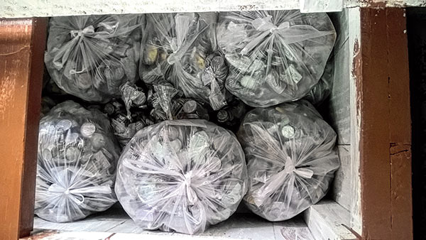 Nabadwip ferry terminal facing problems in keeping one rupee coins