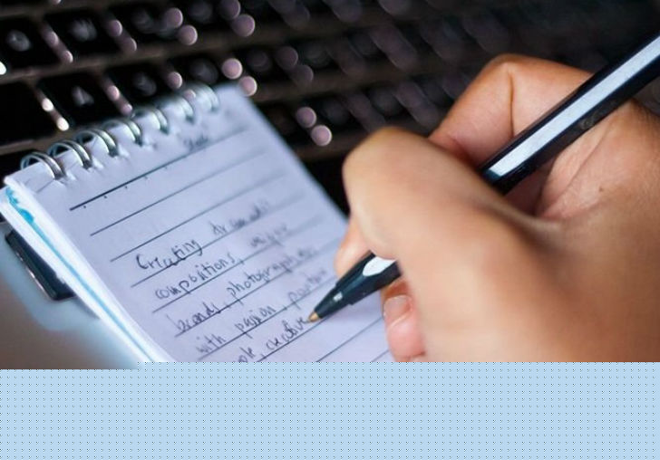 সংস্থা সম্বন্ধে জানুন: <br> 
প্রথাগত পড়াশোনার বাইরেও আলাদা করে পড়াশোনা করুন যে সংস্থায় ইন্টারভিউ দিতে যাচ্ছেন তার বিষয়ে। যে কোম্পানিতে <br> ইন্টারভিউ দিতে যাচ্ছেন সেই কোম্পানি কী ধরনের কাজ করে, কোথায় <br> কোথায় তাদের শাখা আছে, তাদের মালিকানা সম্বন্ধে ভাল করে জেনে নিন।