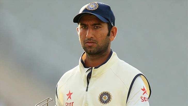 চেতেশ্বর পূজারা- ওয়ানডে তে ধারাবাহিক সুযোগ না থাকলেও টেস্টে পাকাপাকি জায়গা করে নিয়েছে চেতেশ্বর পূজারা। গ্রেড-বি অন্তর্ভুক্ত এই ক্রিকেটাররা মাসে ৮ লক্ষ ৩০ হাজার টাকা বেতন পান।