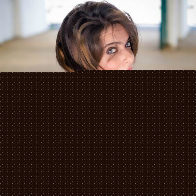 আলিশা জানিয়েছন, তাঁর কাছে বাবাই অনুপ্রেরণা।