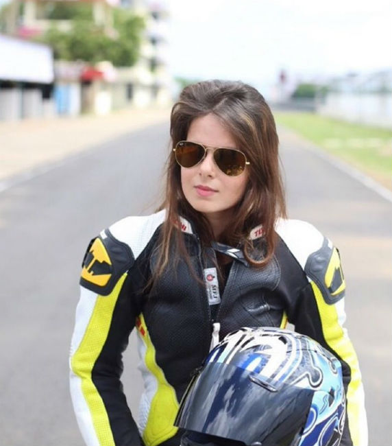 ২০১১-তে পোলো কাপের পোডিয়ানে ভারতের প্রথম মহিলা হিসেবে স্থান পান তিনি।