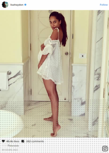 আন্তর্জাতিক নারী দিবসে এই ছবিটি ইনস্টাগ্রামে পোস্ট করেন।