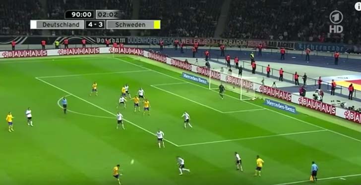 জার্মানি ৪ - ৪ সুইডেন (২০১২) - বিশ্বকাপ যোগ্যতা অর্জন ম্যাচে সুইডেনের বিরুদ্ধে প্রথমার্ধে ৪টি গোল দিয়ে আত্মবিশ্বাস তুঙ্গে জার্মান দলের। যখন হাতে বাকি মাত্র ২৮ মিনিট, ম্যাচের মোড় ঘোরায় ৬২ মিনিটের মাথায় জালাটান ইব্রাহিমোভিচের অনবদ্য একটি গোল। ঠিক দু মিনিটের মধ্যে আবার লাস্টিং  গোল করেন। ৭৬ মিনিটে এলম্যান্ডার এবং অতিরিক্ত মিনিটে রাসমস এলমের গোলে সমতা ফেরায় সুইডেন।