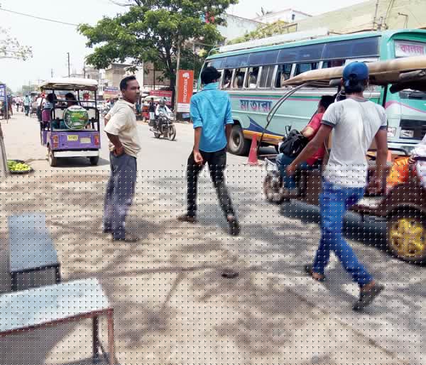 Double Accident on same road at Kalna, dwellers got angry