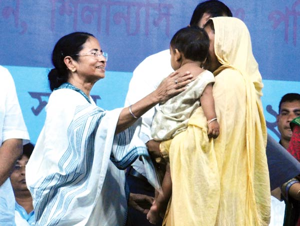 Vote for Development, Mamata Banerjee appeals at Domkal Rally