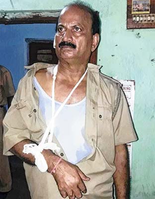 Police got injured at School