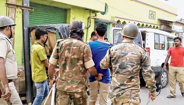 Illegalal-Bomb-trader-escaped-from-Bhadreswar