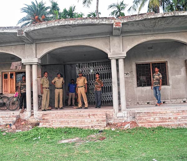 নজরদারি: রবীন্দ্রনগরে পুলিশের নতুন ক্যাম্প। নিজস্ব চিত্র