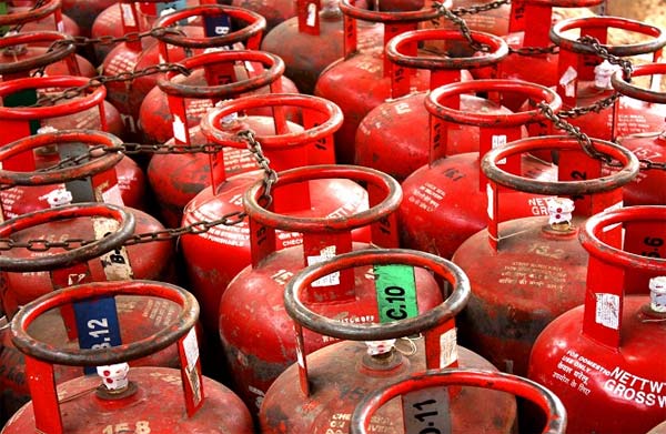 Rural consumers will get LPG cylinders at doorstep very soon