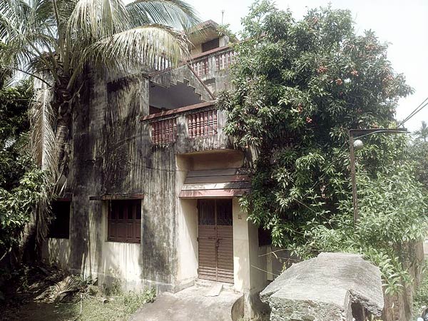 Two dead body found in a locked house