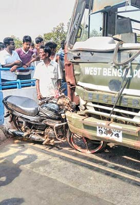 Accident between police bus and bike, two died